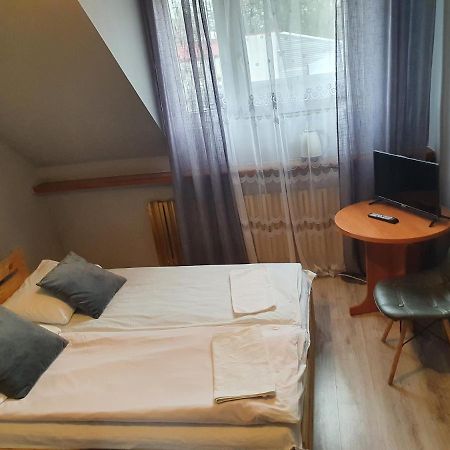 U Joanny Bed & Breakfast Пясечно Екстериор снимка